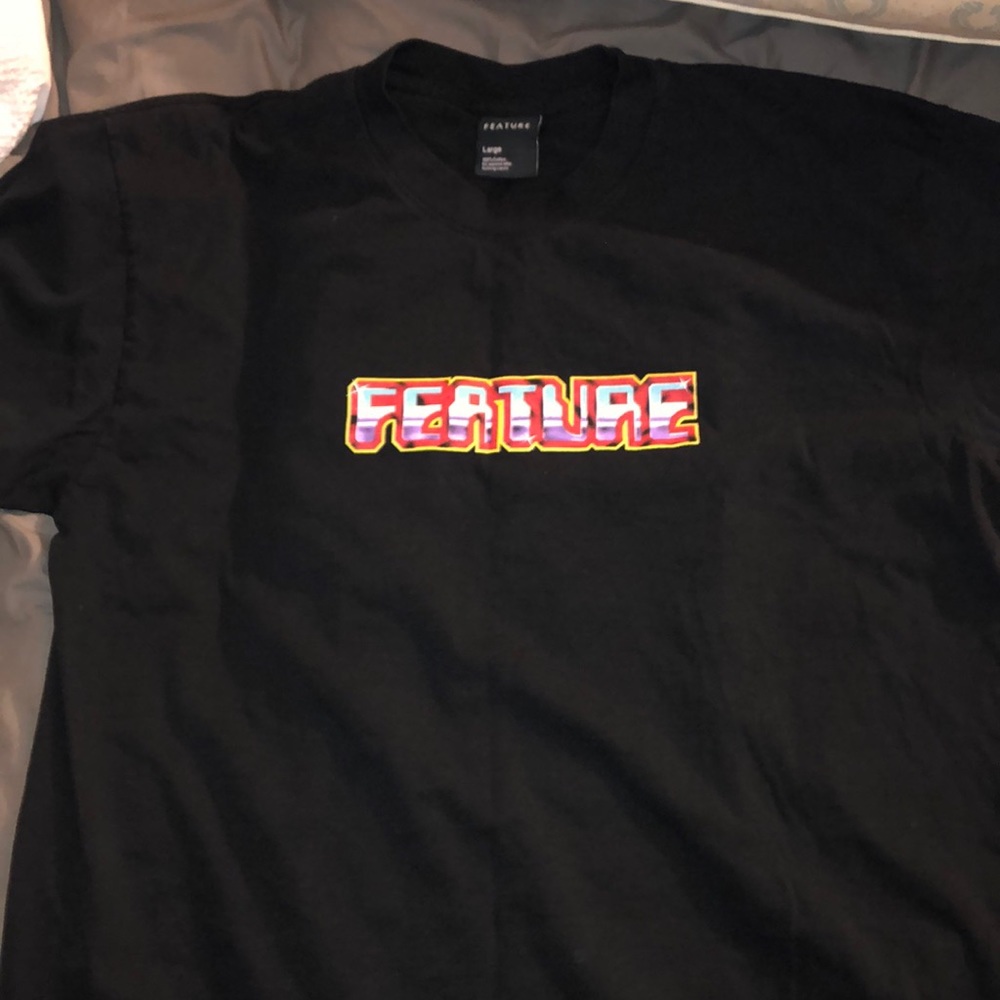 Feature t shirt